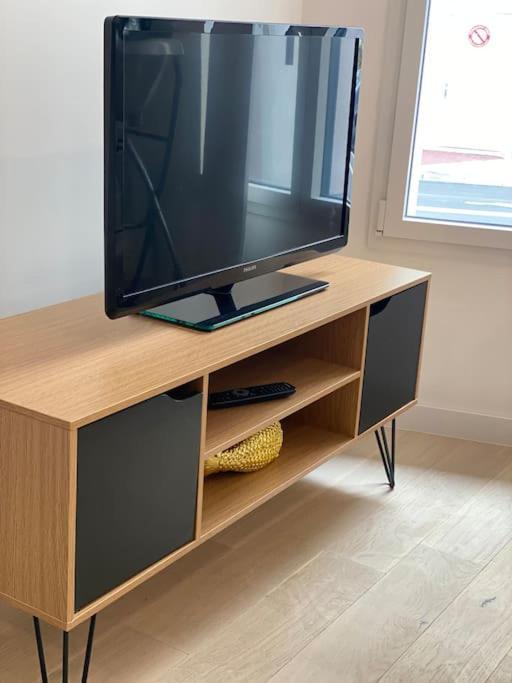 Brand New 1 Bedroom Flat With Parking- 5 Min Paris Pte De Versailles إسّي لي مولينو المظهر الخارجي الصورة
